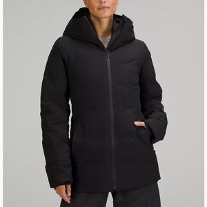 Lululemon women’s StretchSeal Sleet Street Jacket black size 6